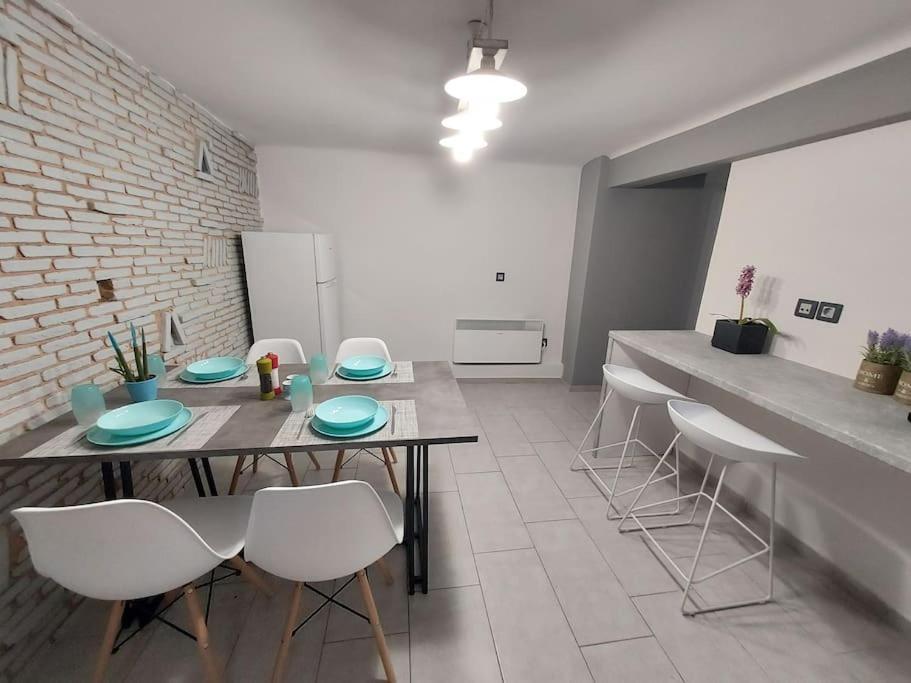 Anastasia'S Apartment With Yard Athens Exterior photo